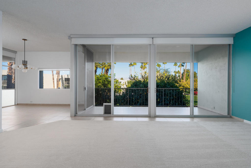 455 Desert Lakes Drive