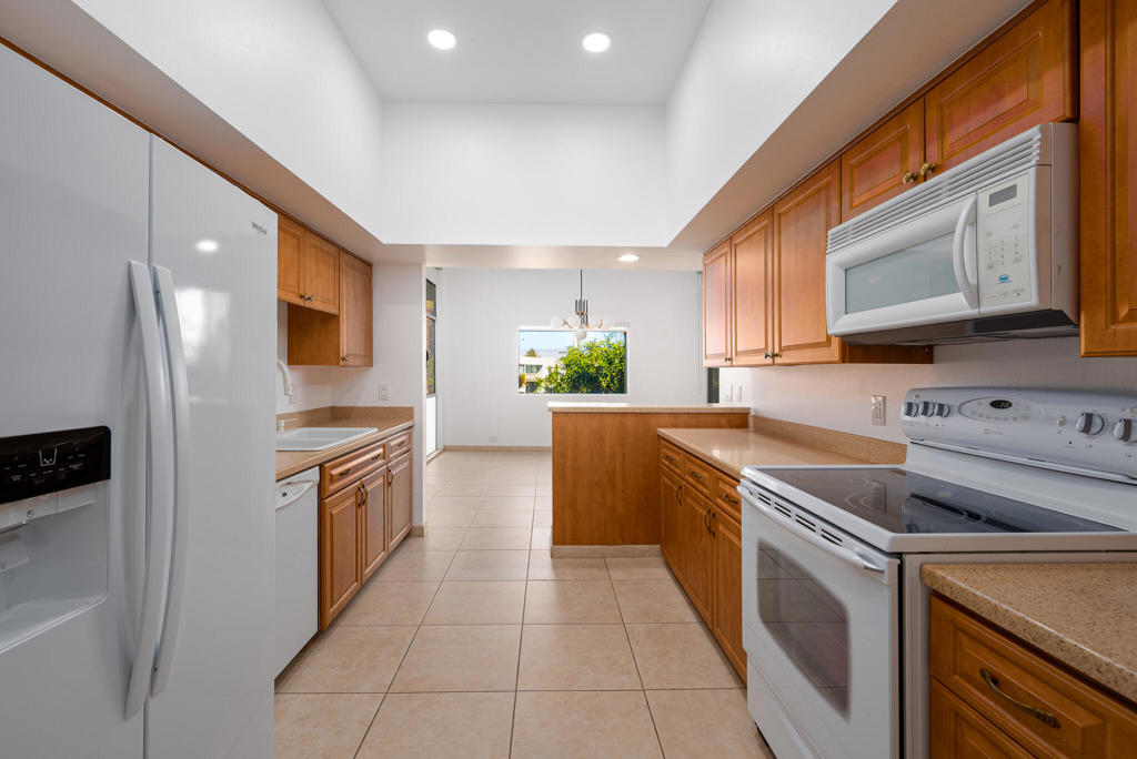 455 Desert Lakes Drive