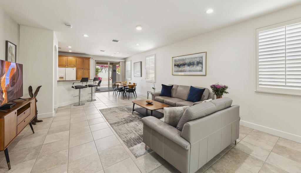 80282 Avenida Santa Olivia