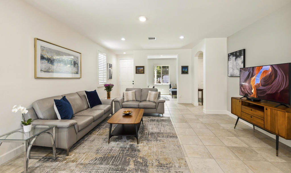 80282 Avenida Santa Olivia