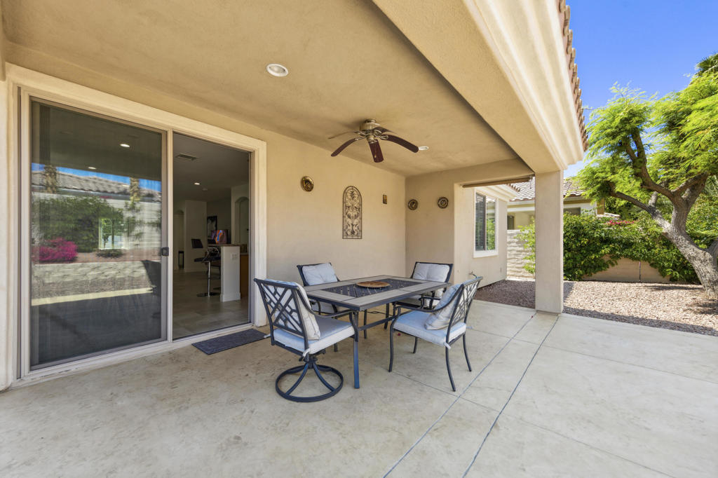 80282 Avenida Santa Olivia