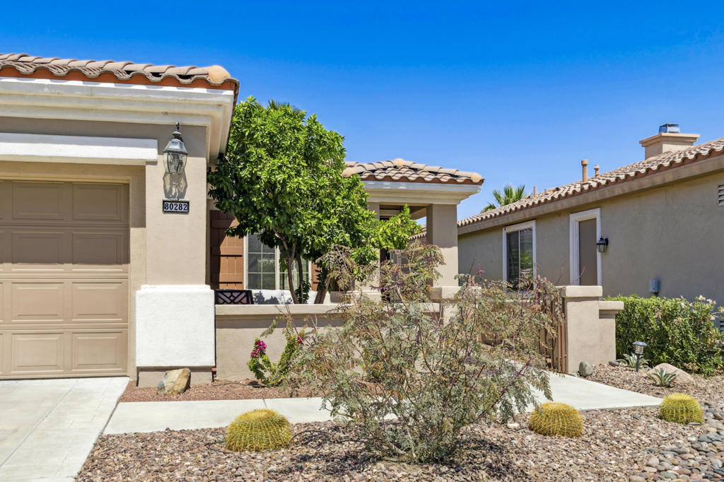 80282 Avenida Santa Olivia