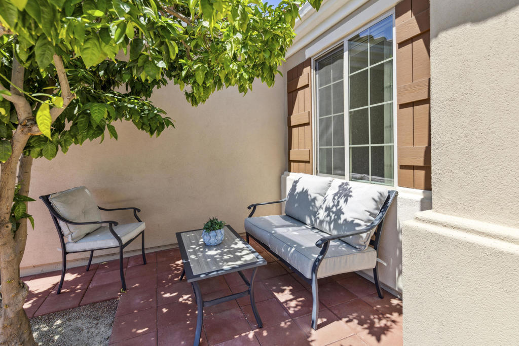 80282 Avenida Santa Olivia