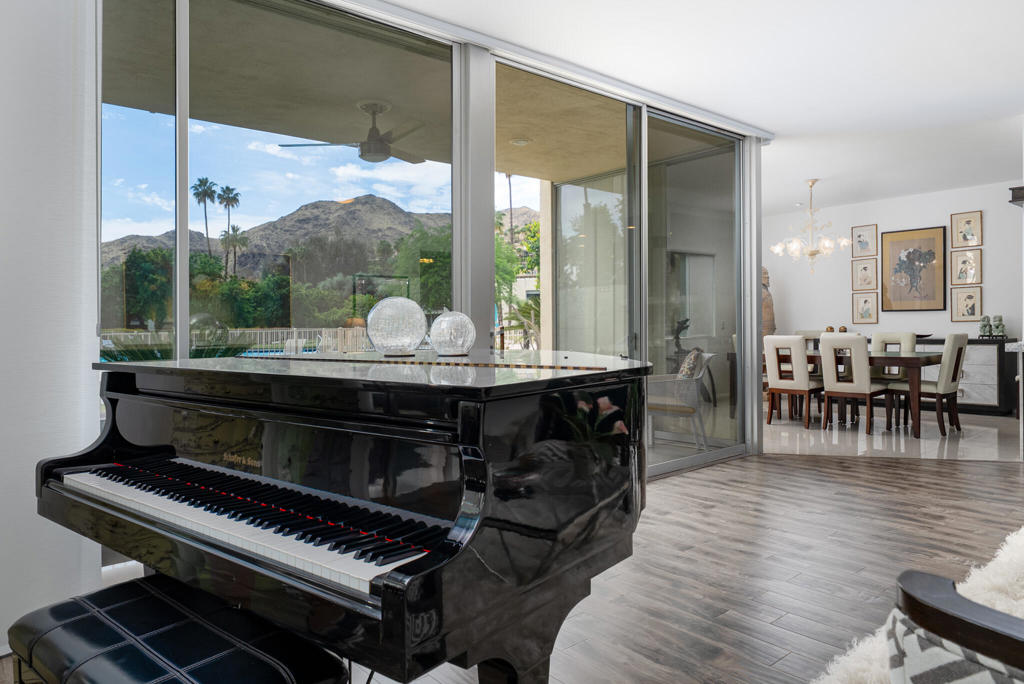 477 Desert Lakes Drive