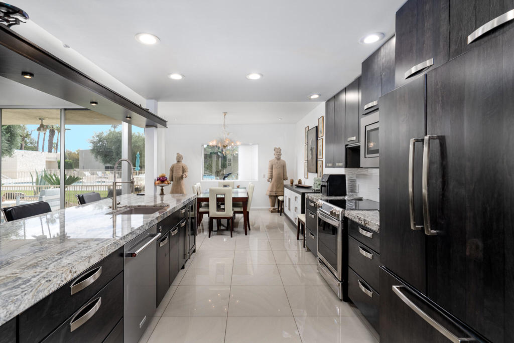477 Desert Lakes Drive