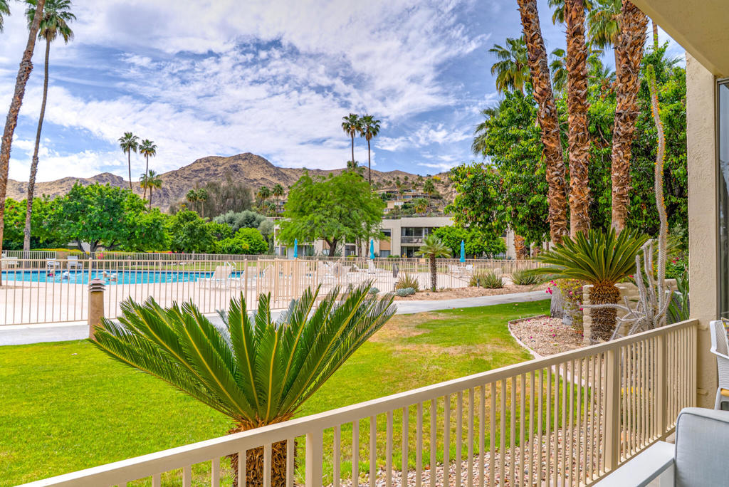 477 Desert Lakes Drive