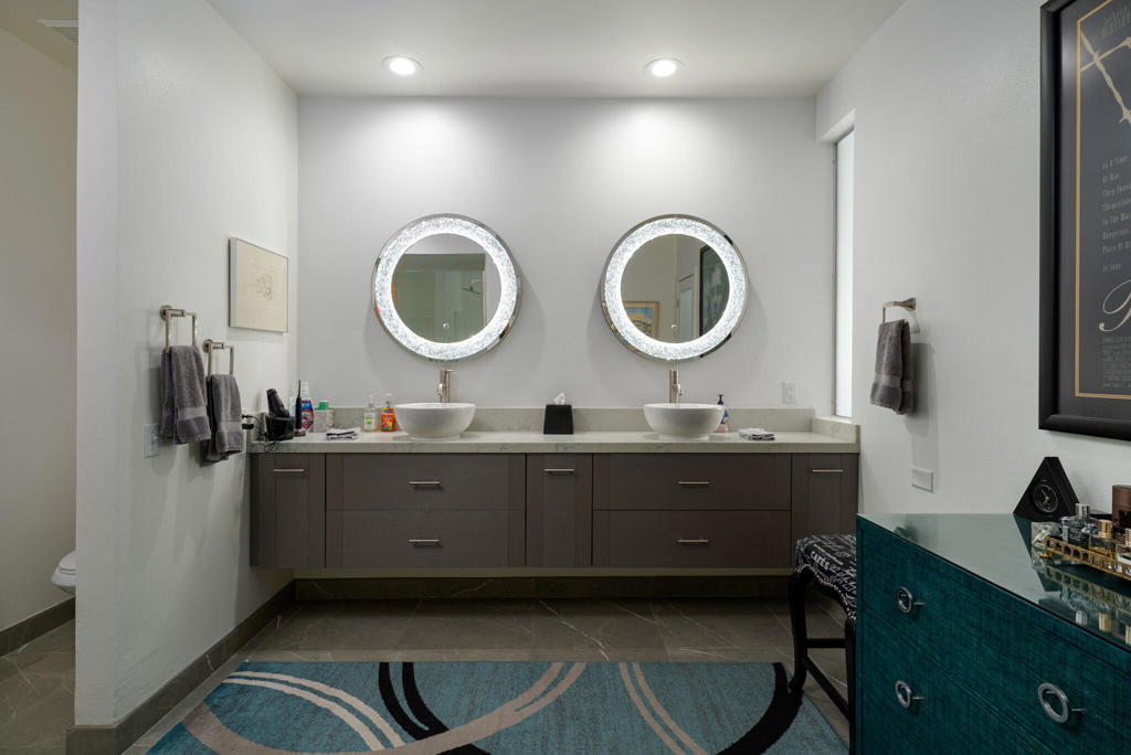 477 Desert Lakes Drive