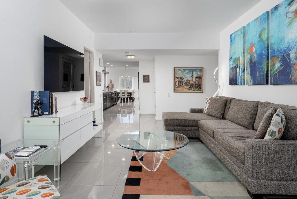 477 Desert Lakes Drive