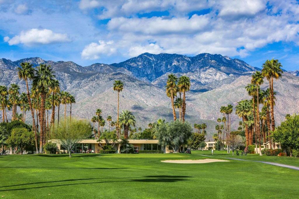 24 Desert Lakes Drive