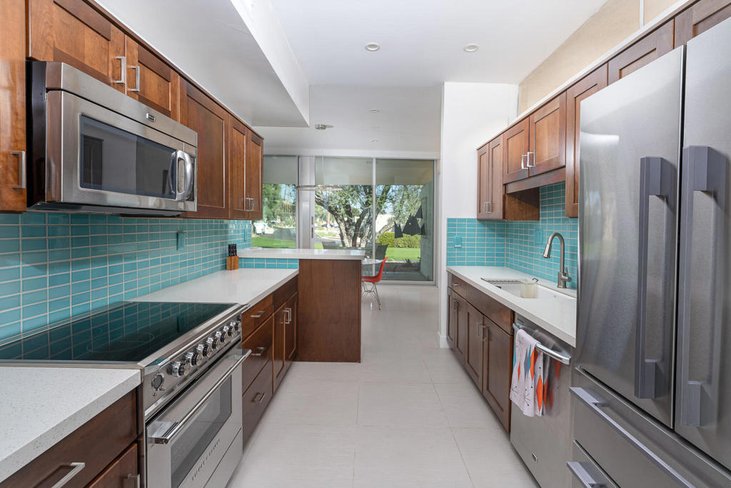 24 Desert Lakes Drive