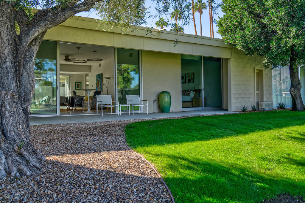 24 Desert Lakes Drive
