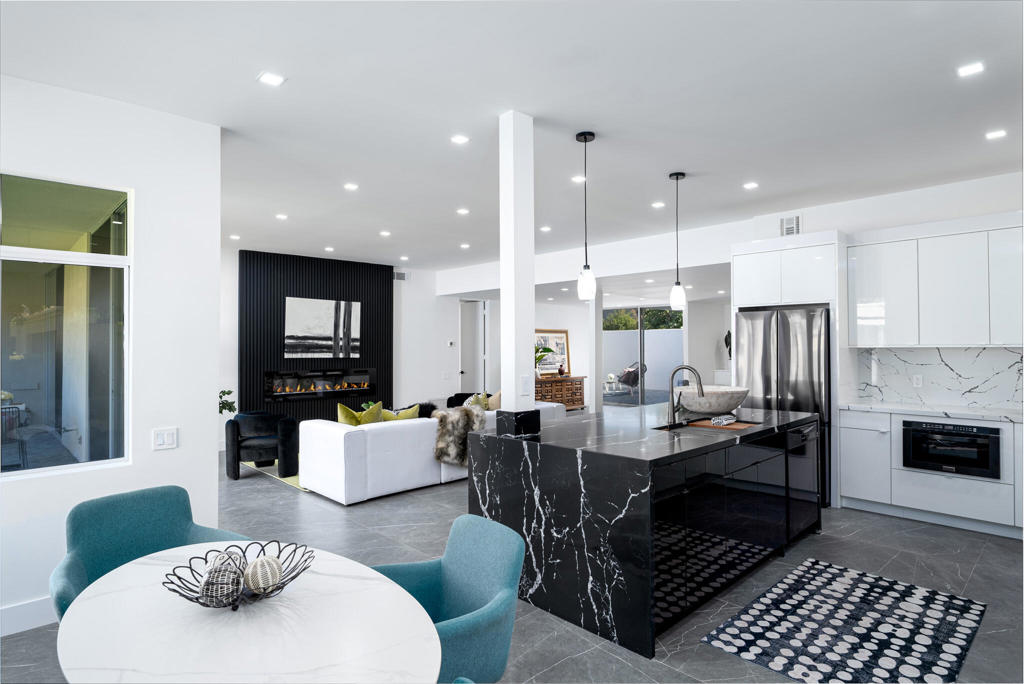 314 Desert Lakes Drive