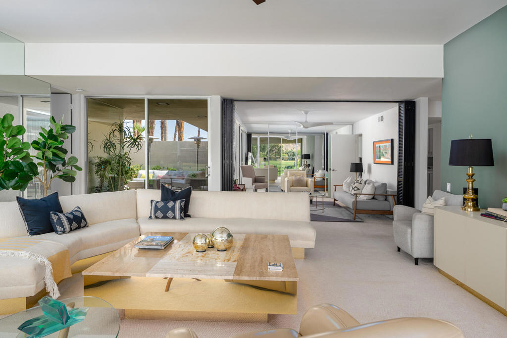 322 Desert Lakes Drive