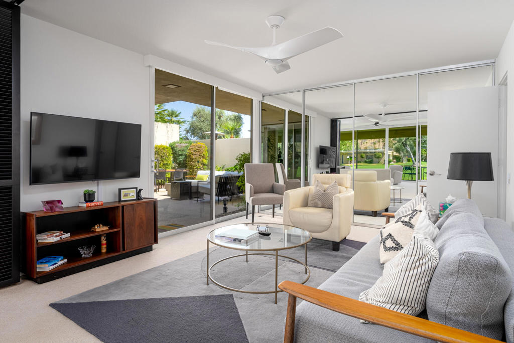 322 Desert Lakes Drive