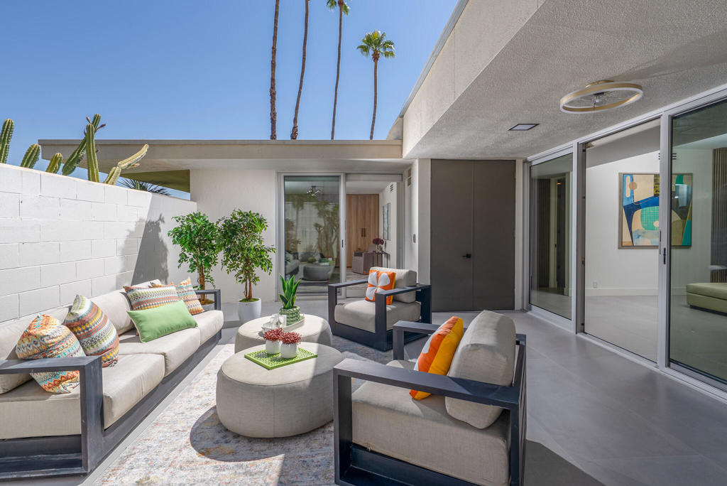 172 Desert Lakes Drive