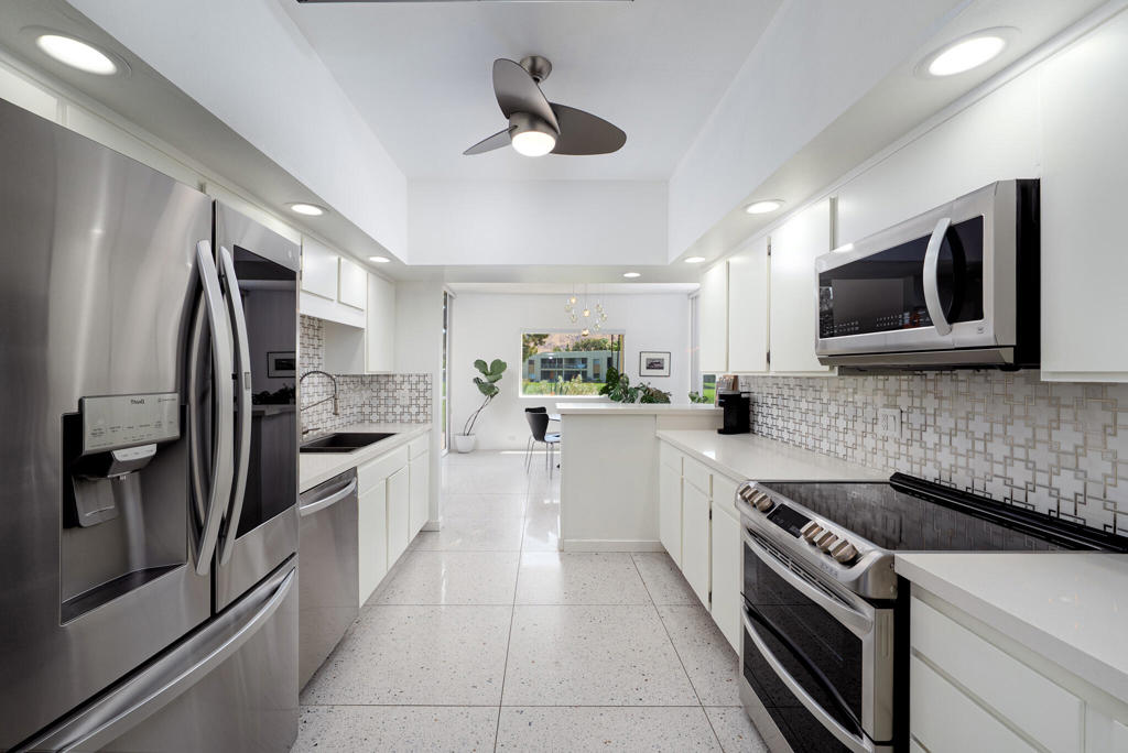 519 Desert Lakes Drive