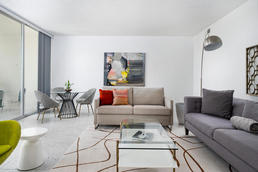 519 Desert Lakes Drive