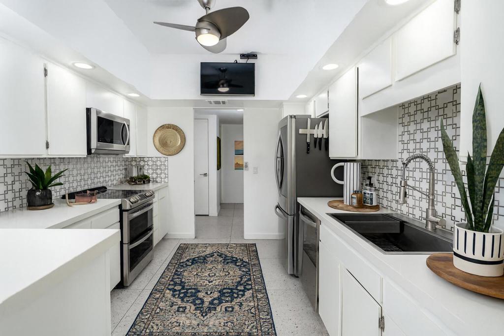 519 Desert Lakes Drive