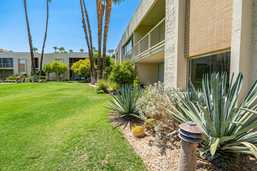 519 Desert Lakes Drive