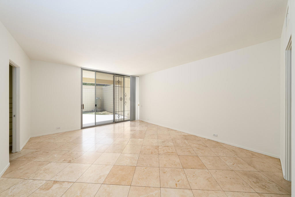 449 Desert Lakes Drive