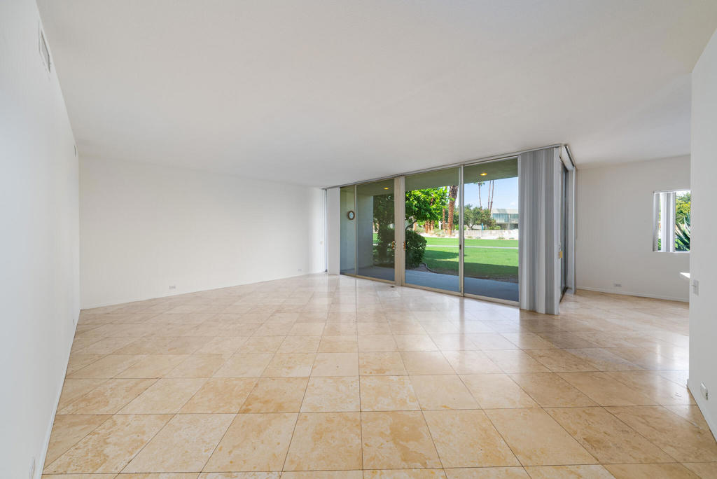 449 Desert Lakes Drive