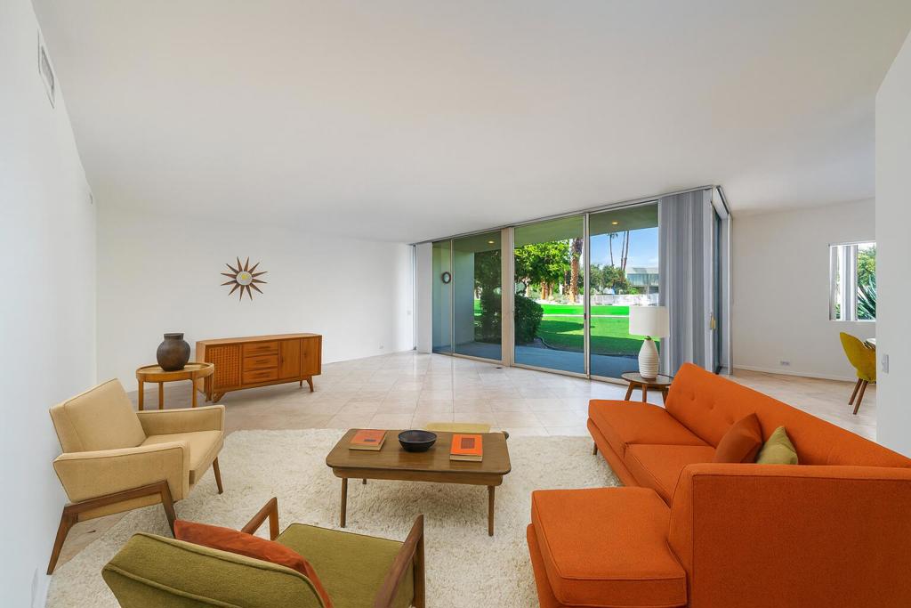 449 Desert Lakes Drive