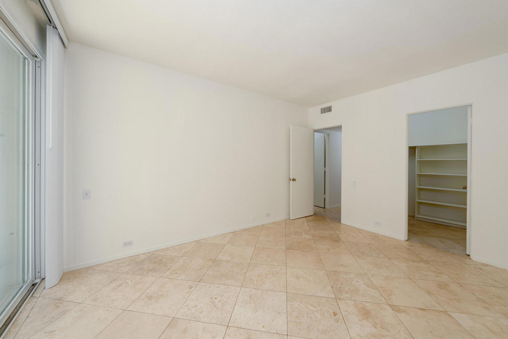 449 Desert Lakes Drive