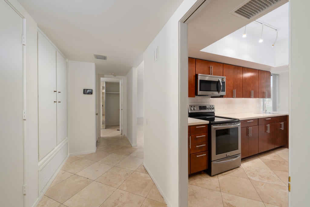 449 Desert Lakes Drive