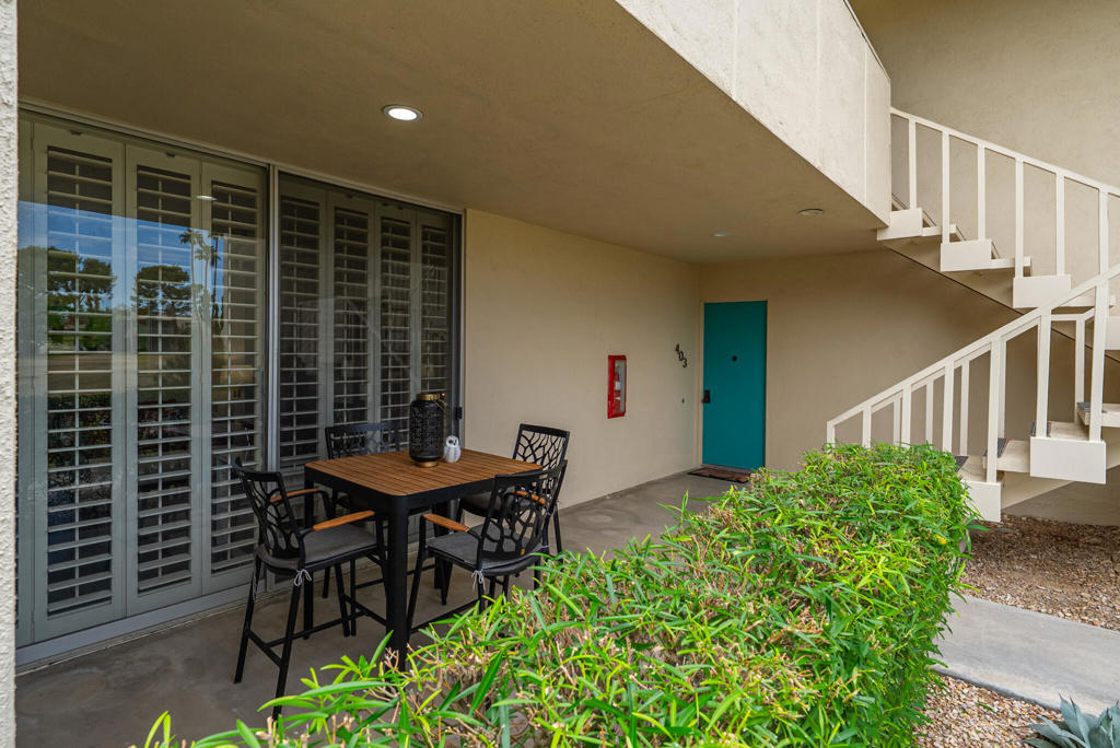 403 Desert Lakes Drive