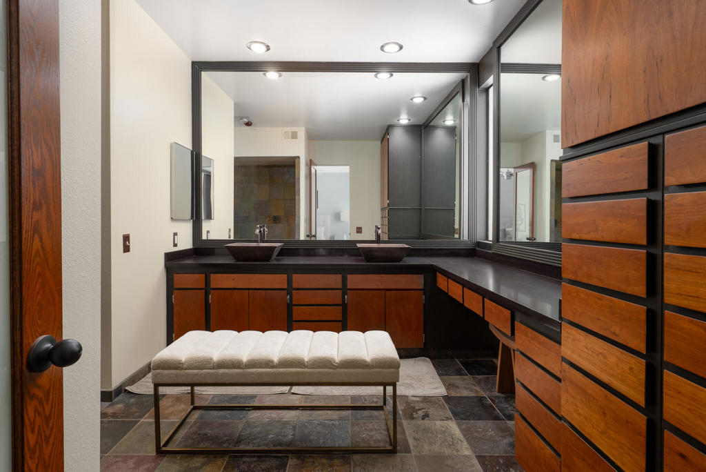 403 Desert Lakes Drive