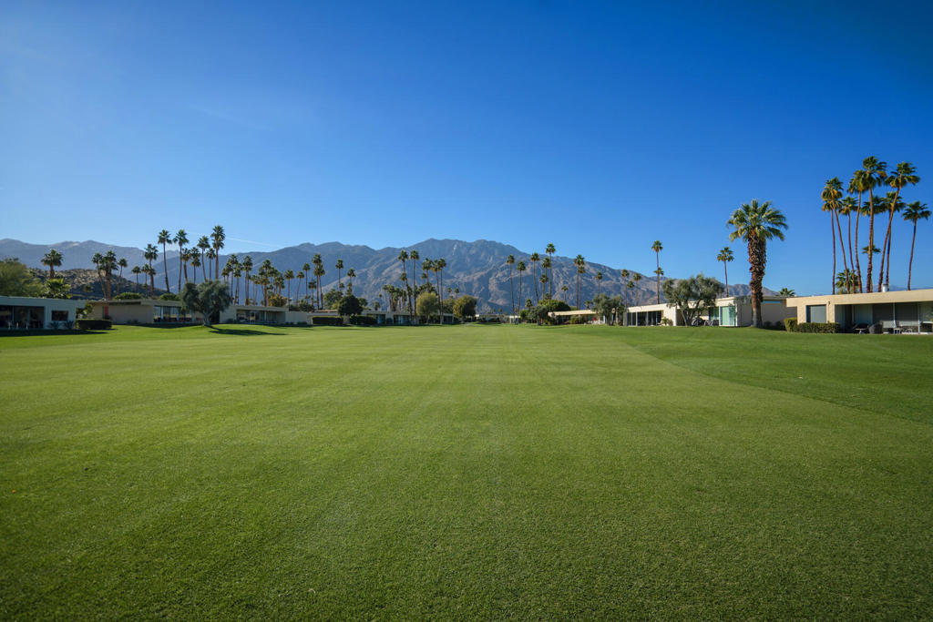 403 Desert Lakes Drive