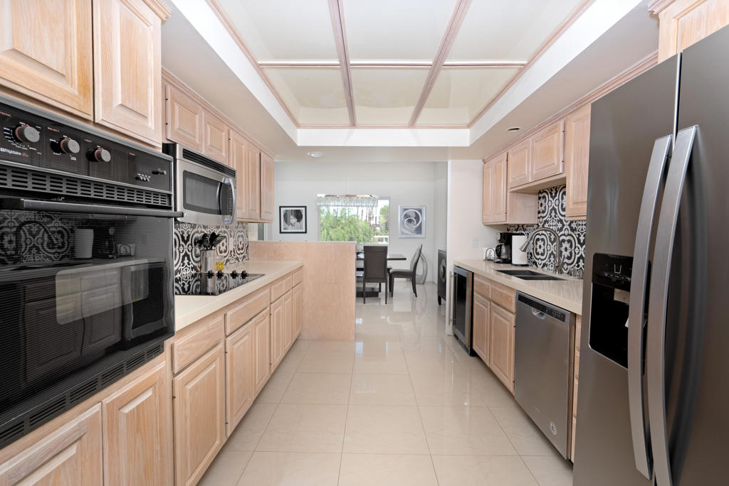 451 Desert Lakes Drive