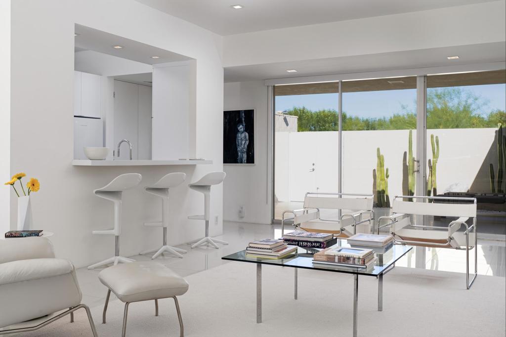 340 Desert Lakes Drive