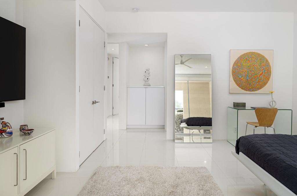 340 Desert Lakes Drive