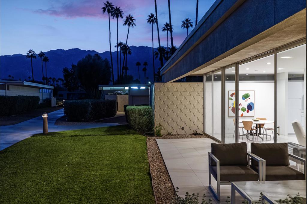 340 Desert Lakes Drive