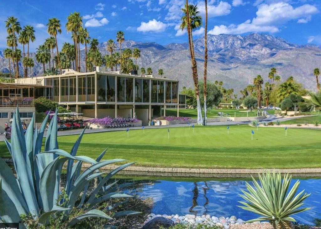 340 Desert Lakes Drive