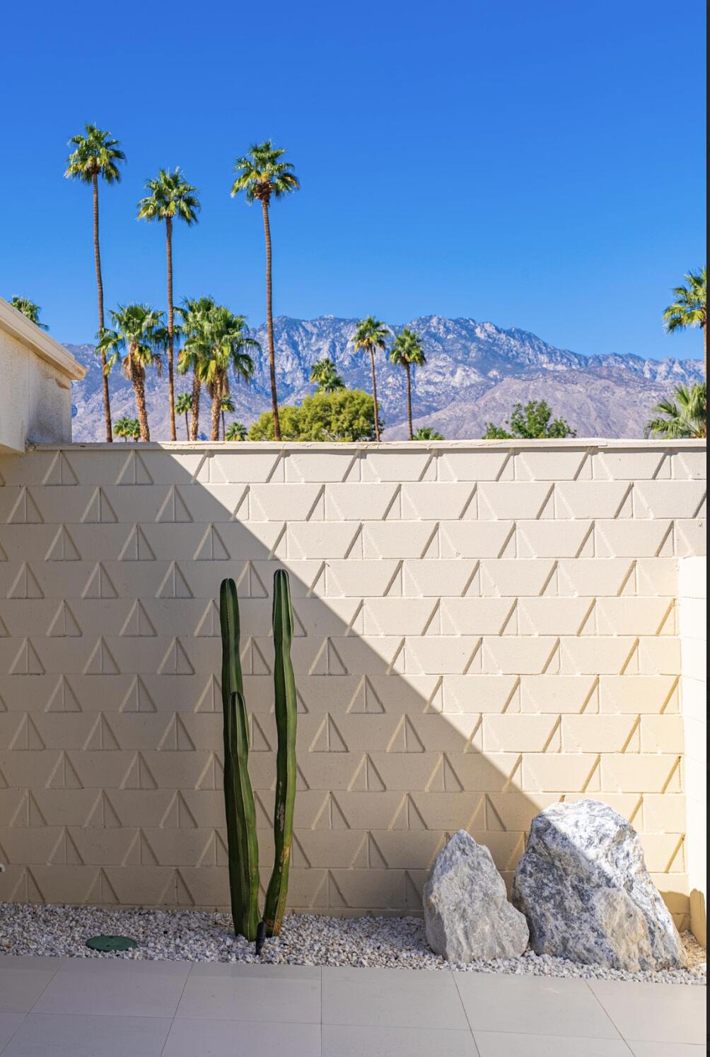 340 Desert Lakes Drive