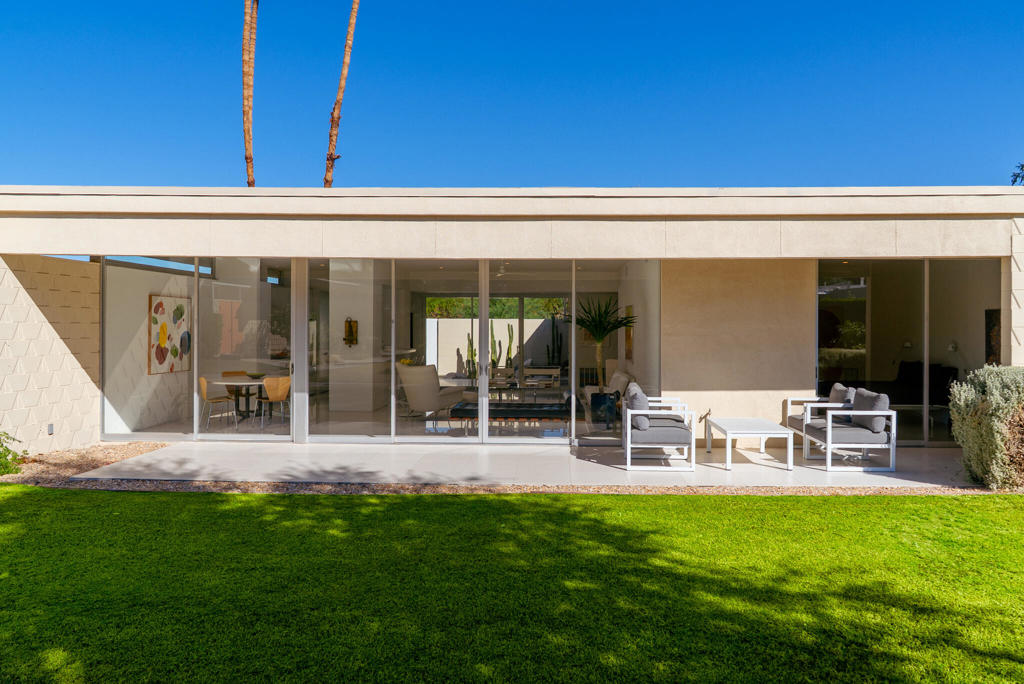 340 Desert Lakes Drive