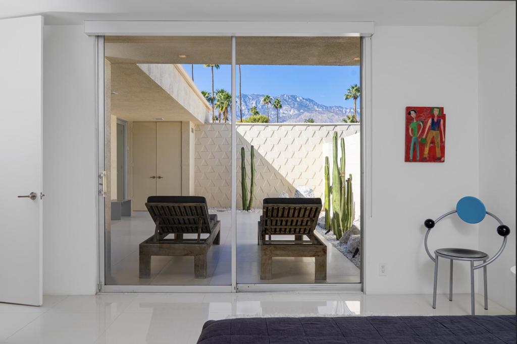 340 Desert Lakes Drive