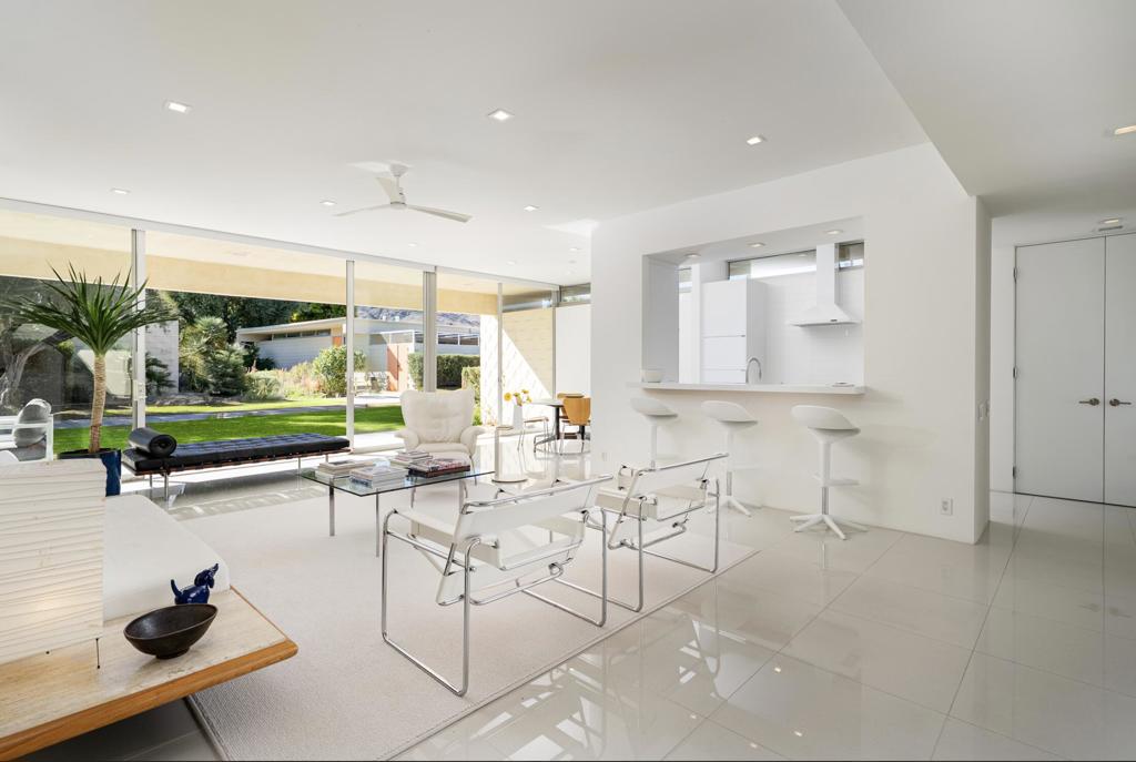 340 Desert Lakes Drive