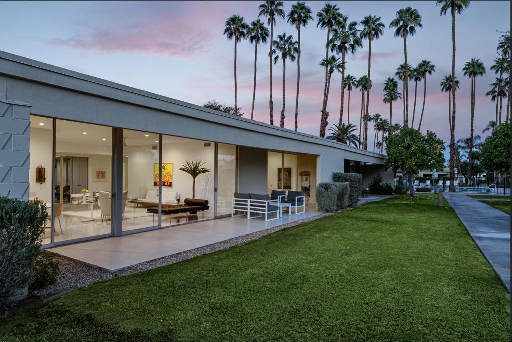 340 Desert Lakes Drive