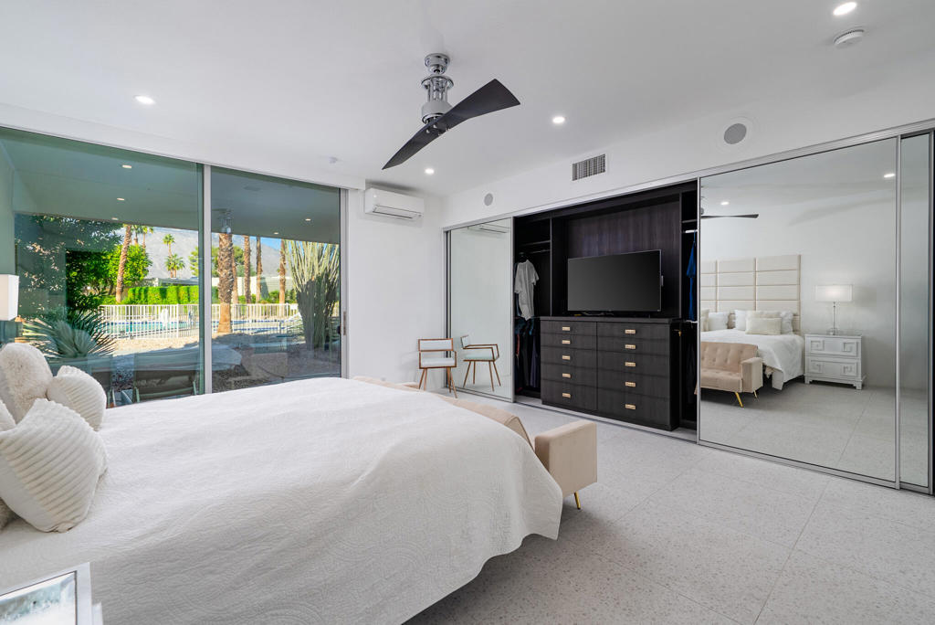 276 Desert Lakes Drive