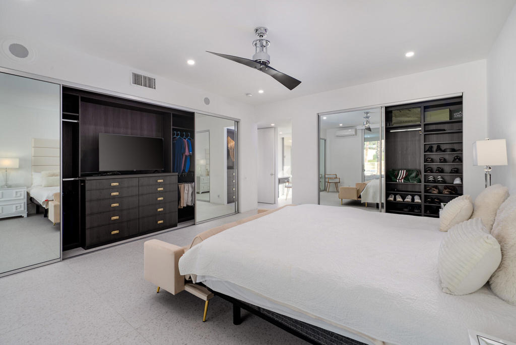 276 Desert Lakes Drive