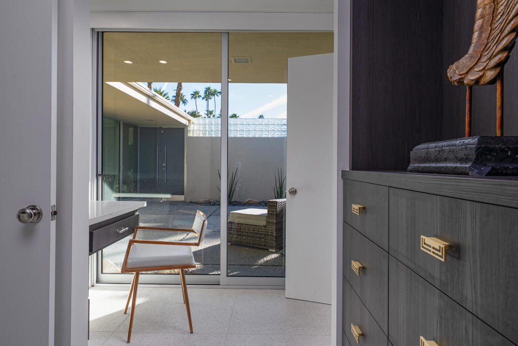 276 Desert Lakes Drive