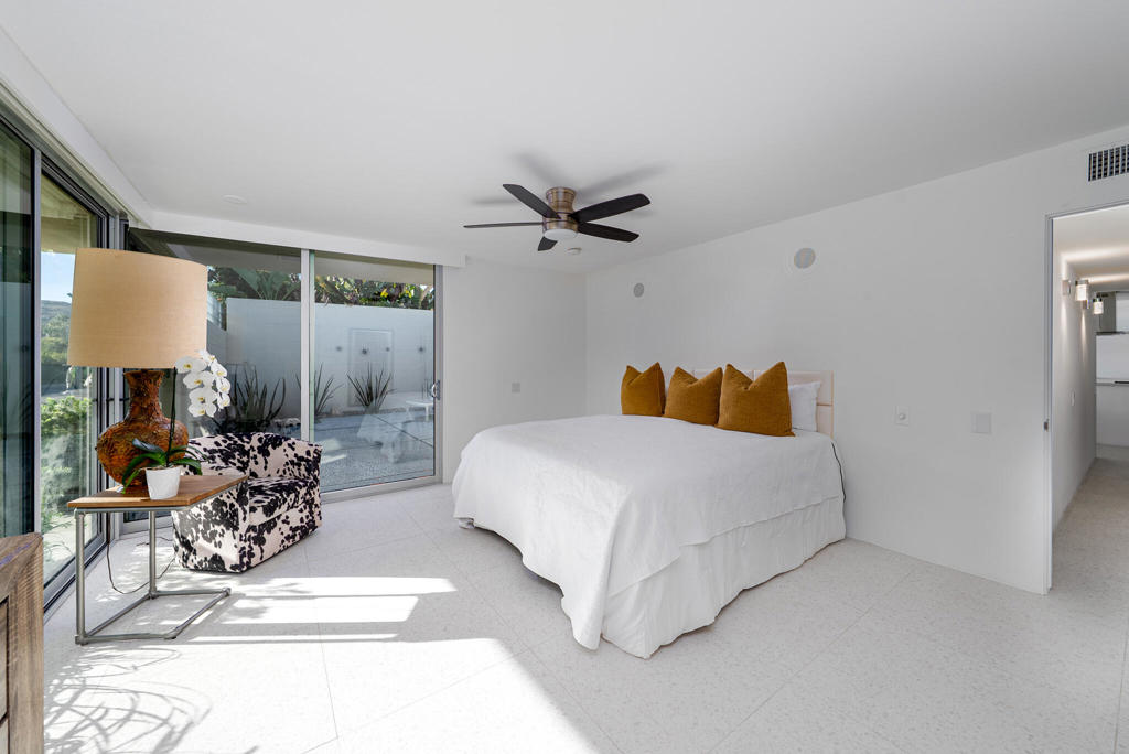 276 Desert Lakes Drive