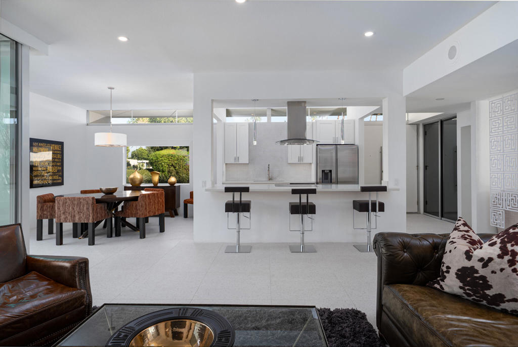 276 Desert Lakes Drive