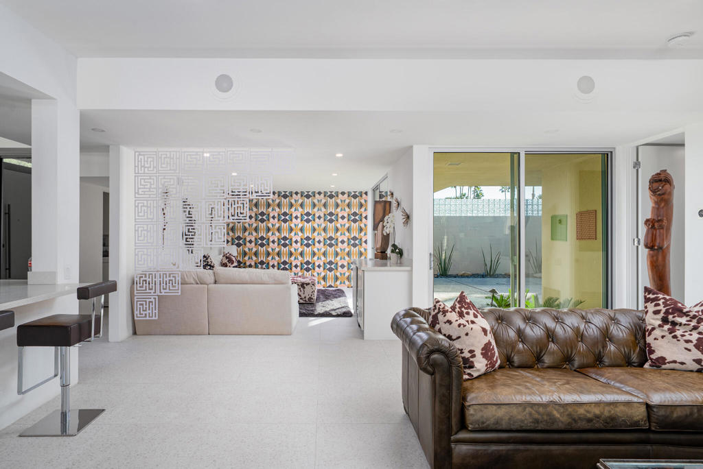 276 Desert Lakes Drive