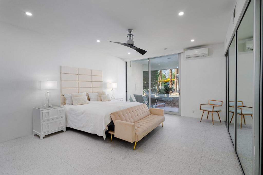 276 Desert Lakes Drive