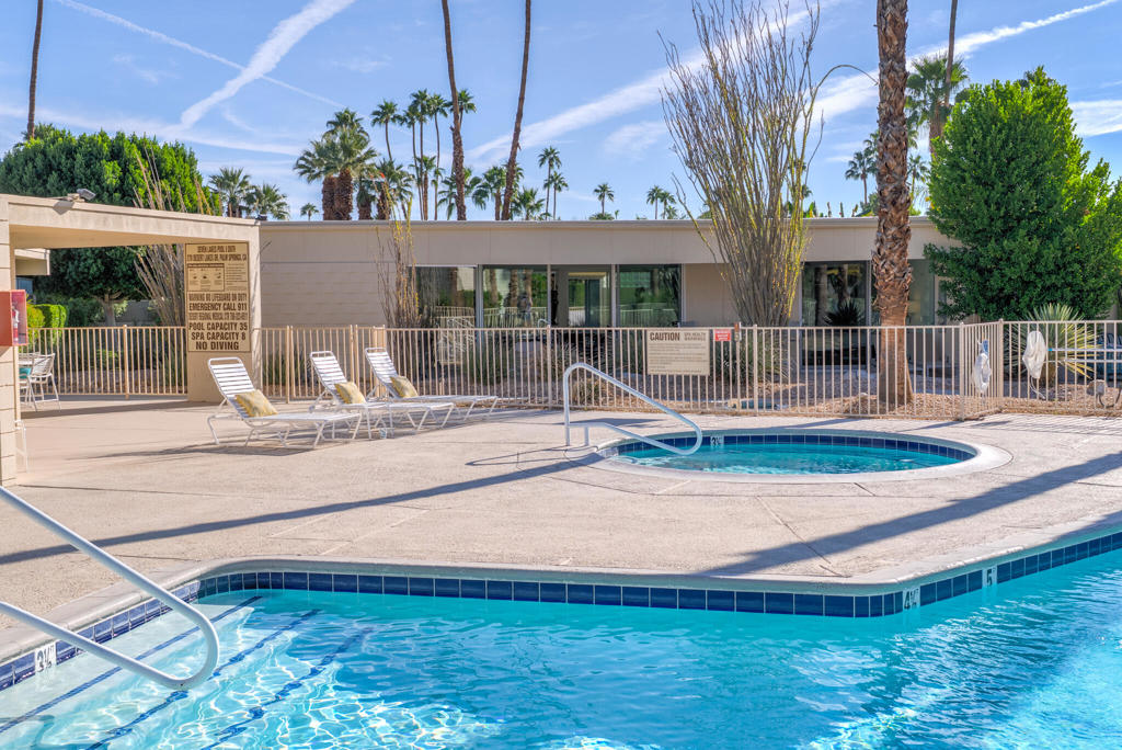 276 Desert Lakes Drive