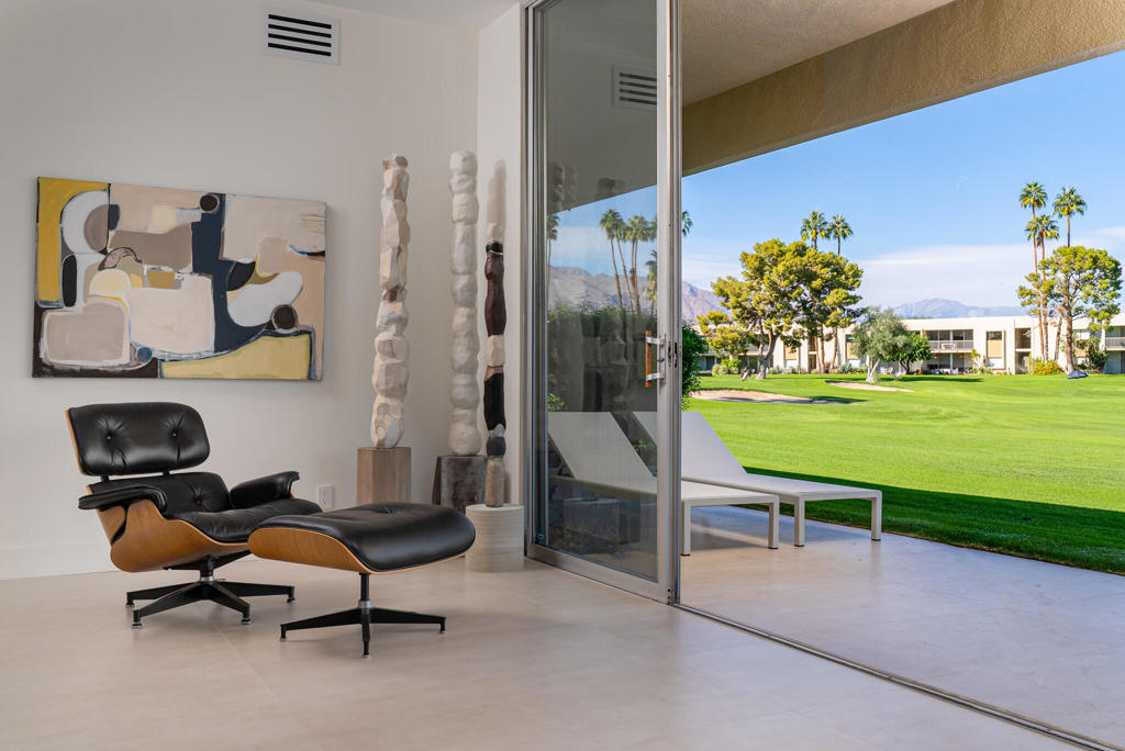 399 Desert Lakes Drive